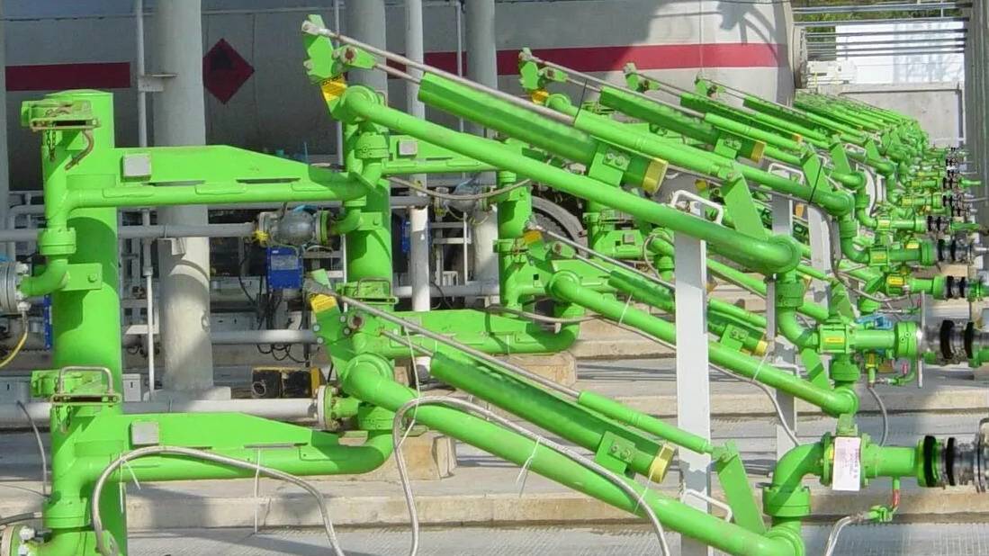 How to Select the Right Loading Arm for Truck, Railcar and Marine Transfer